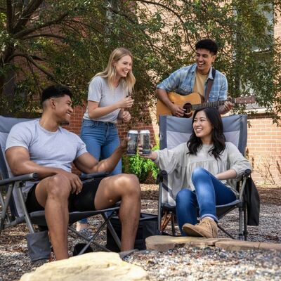 كرسي تخييم تبريد محمول بتصميم مريح ووسادة تبريد قابلة للفصل لأنشطة وفعاليات خارجية مريحة