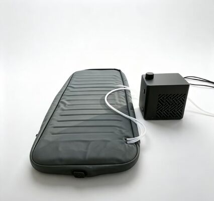 Golf heating pad with semiconductor heating and cooling elements providing fast temperature adjustment for golf cart seats